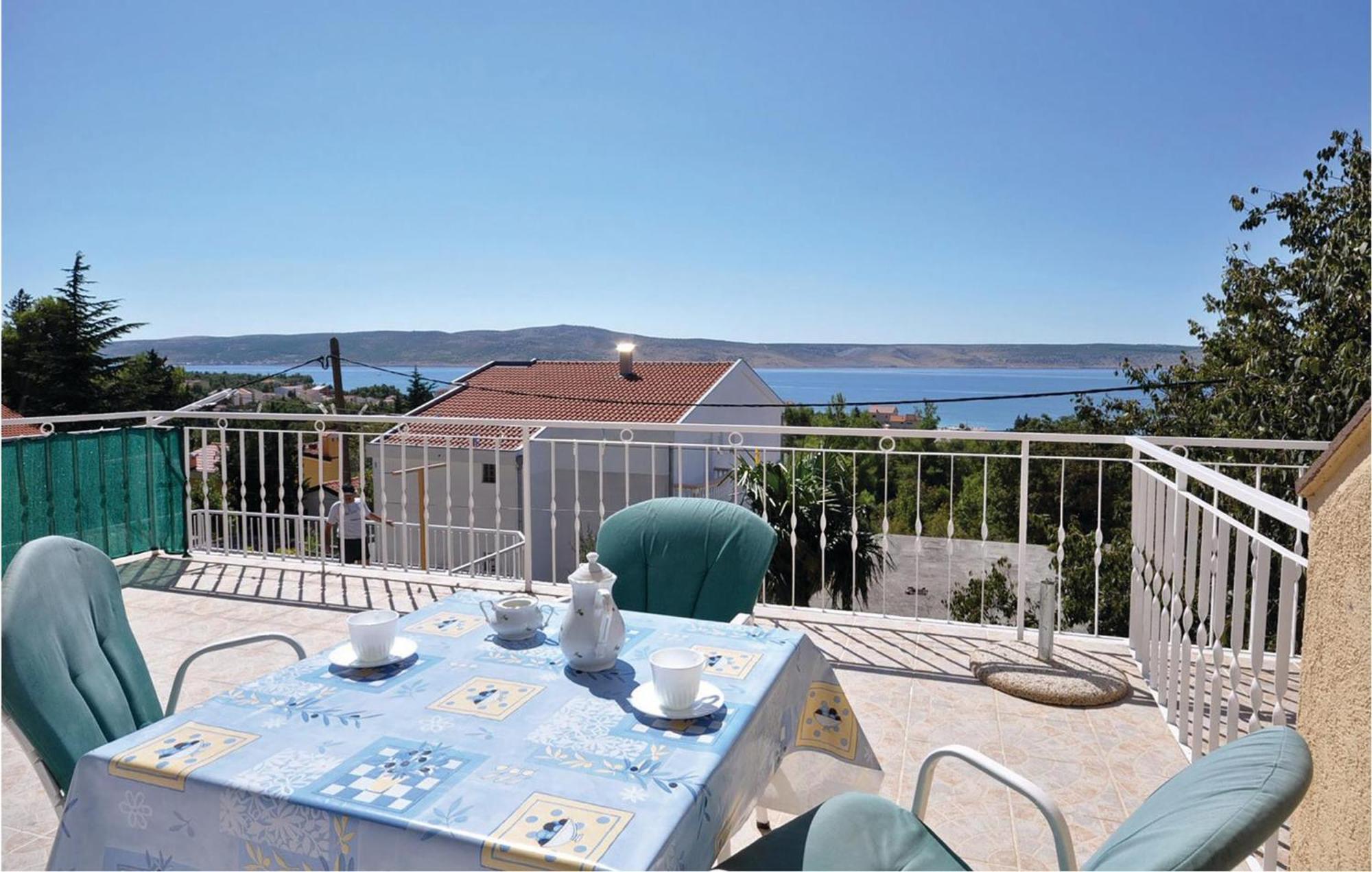 2 Bedroom Lovely Apartment In Starigrad Paklenica Eksteriør bilde
