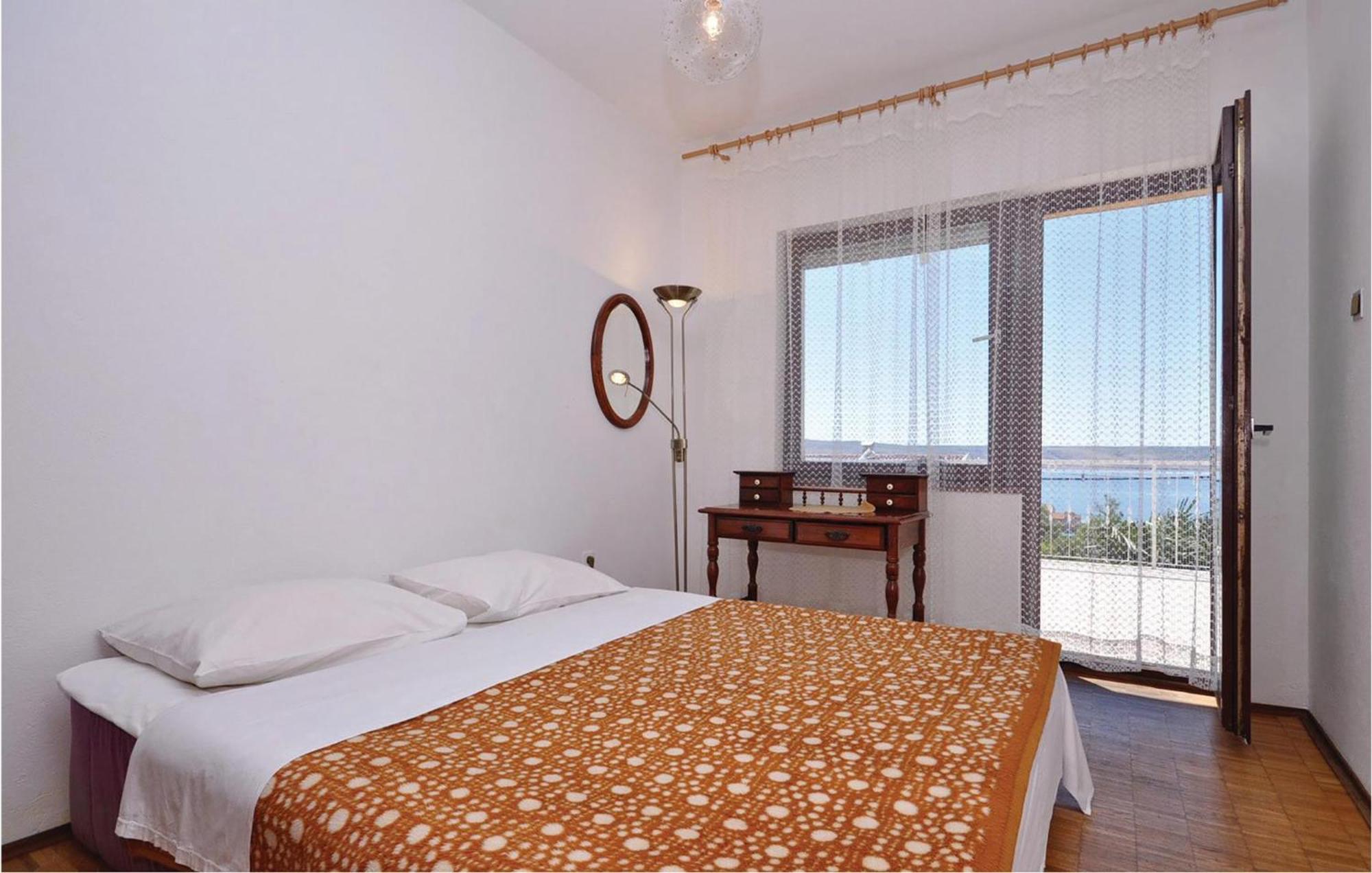 2 Bedroom Lovely Apartment In Starigrad Paklenica Eksteriør bilde