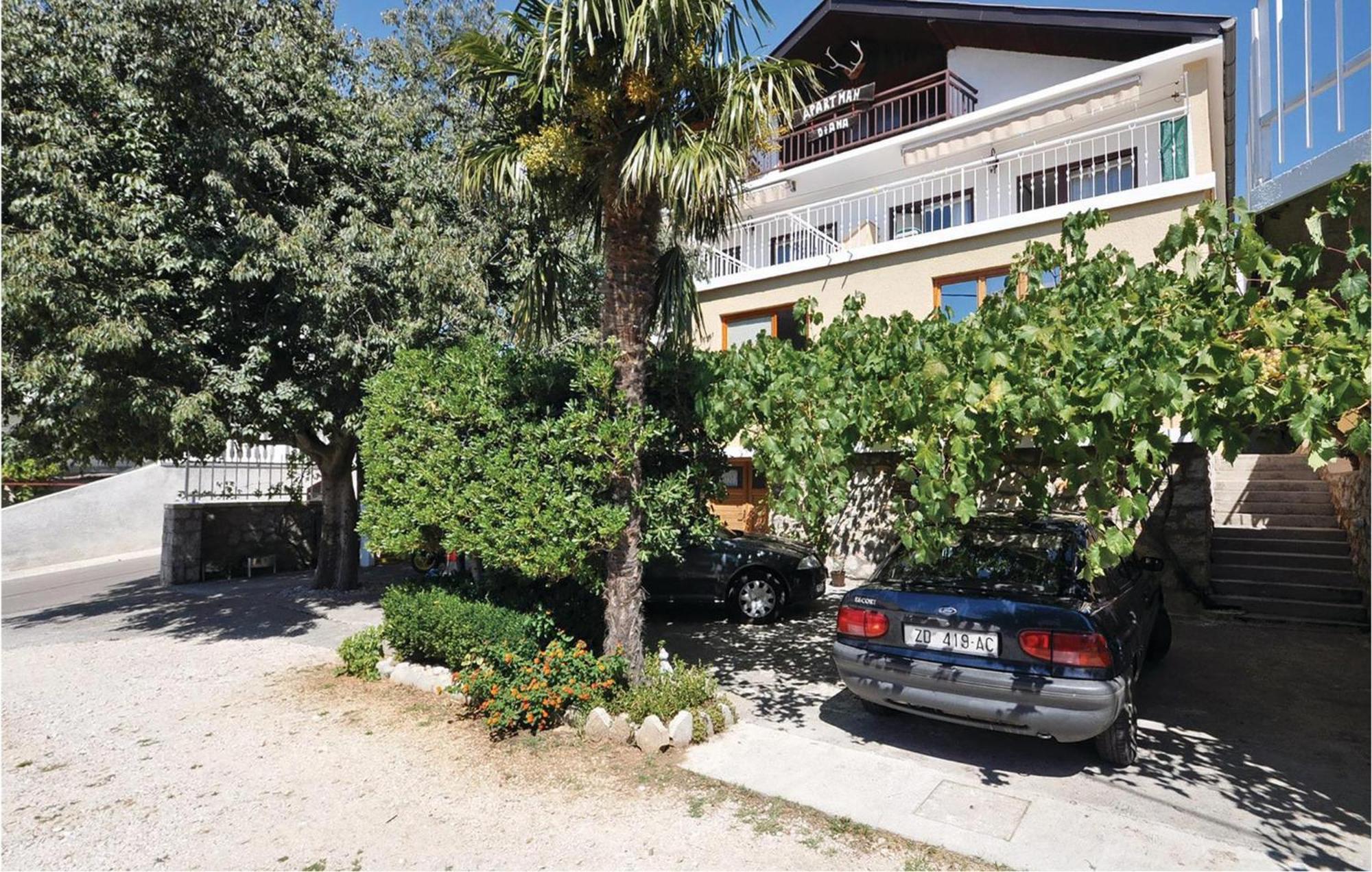 2 Bedroom Lovely Apartment In Starigrad Paklenica Eksteriør bilde